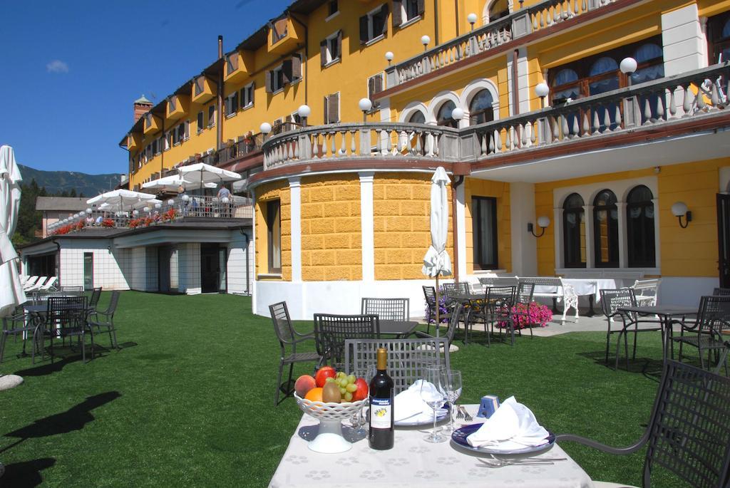 Grand Hotel Astoria Lavarone Extérieur photo